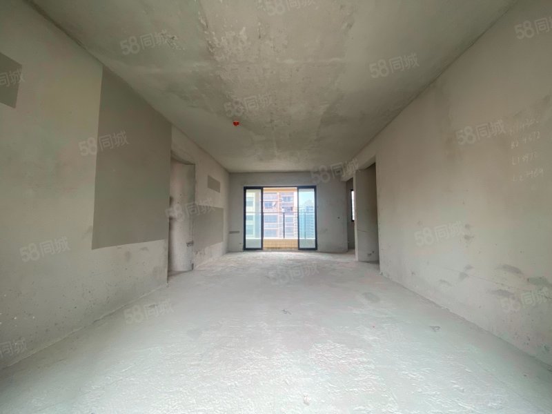 湖景华府4室2厅2卫122㎡南57.5万