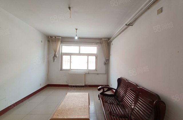 卫育花园  市医院附近 北顺   好楼层停车方便  前排