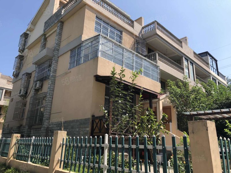 鸿禧山庄242万186平 满二 诚心出售价格可议,看房随时