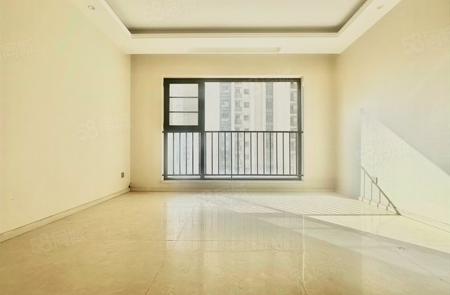 易大天地3室2厅136.39㎡155万二手房图片