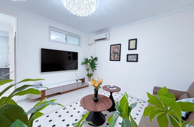 水岸新城 精装三室地暖房 多层四楼 小区车位充足