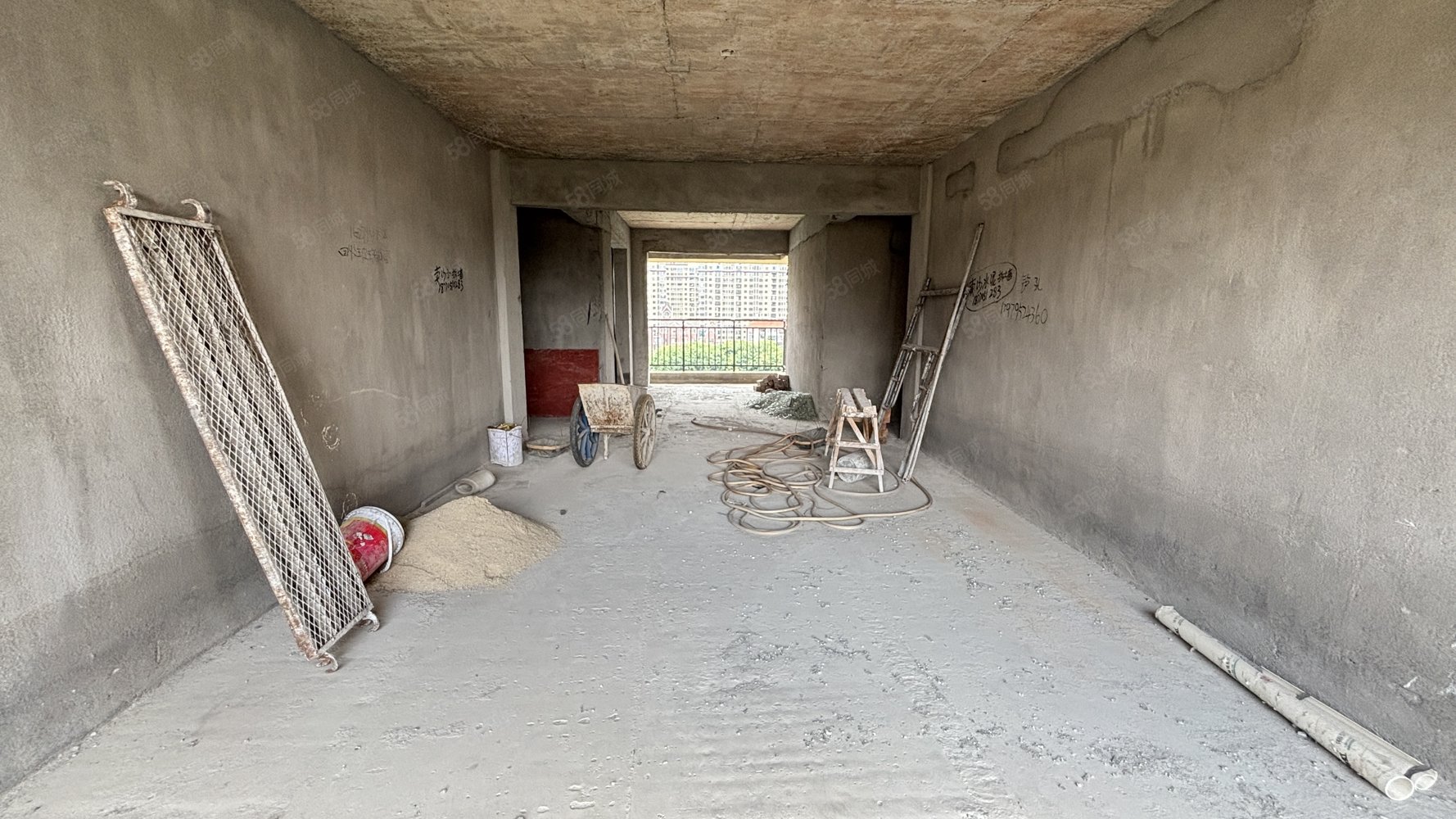 秀江印象7室2厅2卫270㎡南北150万