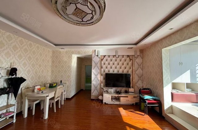 洪博大厦2室2厅102㎡40.8万二手房图片