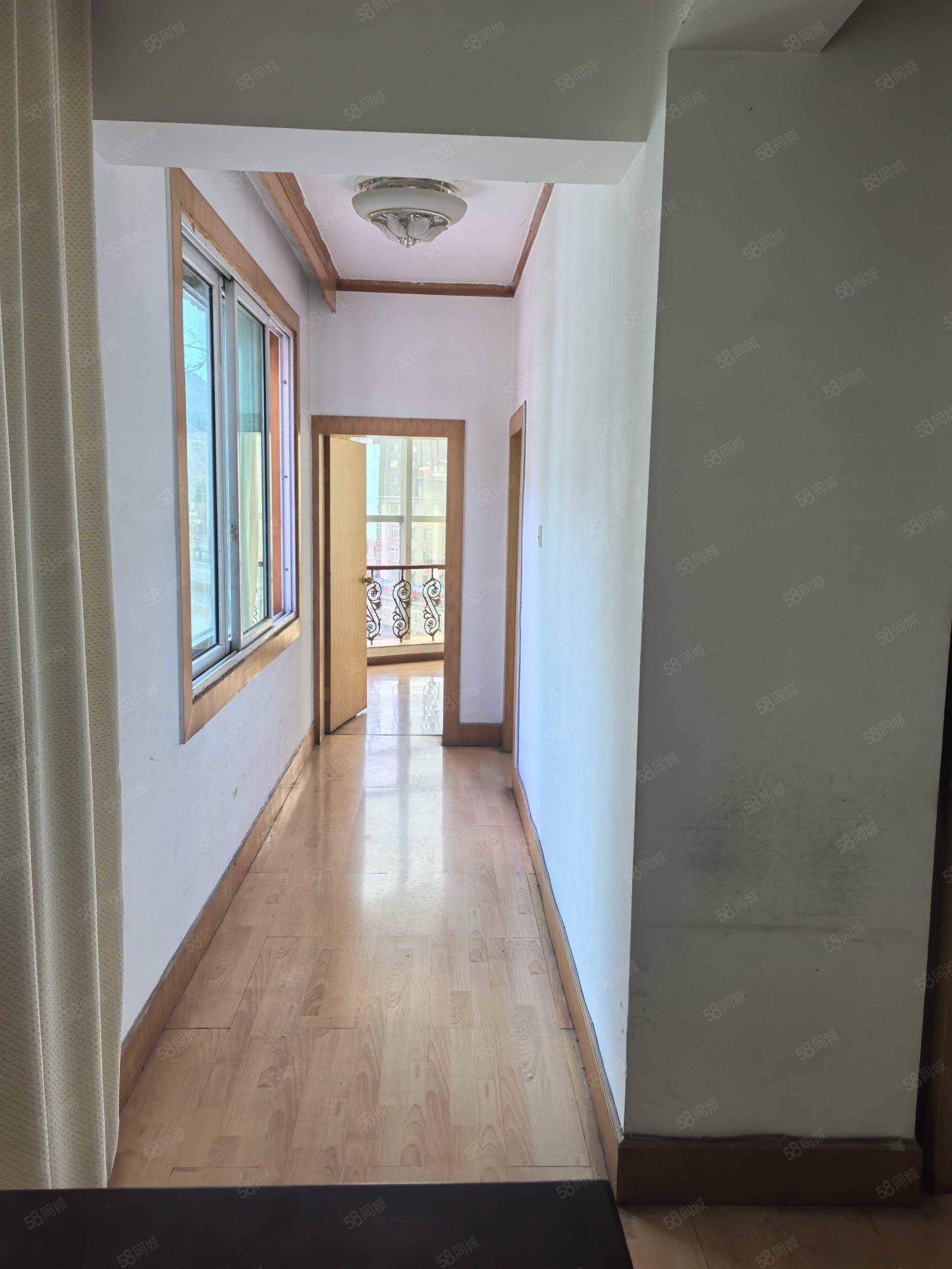 马尔康市税务局家属院3室2厅1卫129.76㎡南87万