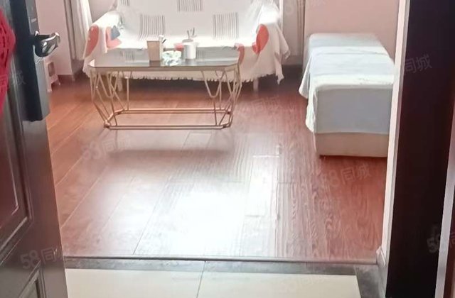 朝南向 东昌中学总校  一室一厅朝阳 有证随时过户