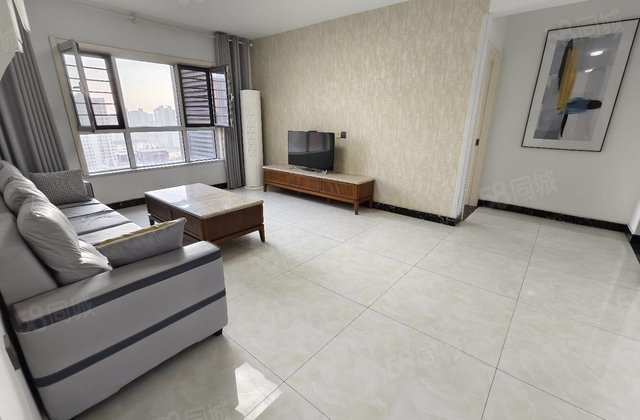 新出荣盛水岸花语三室两厅两卫，带车位，中间楼层