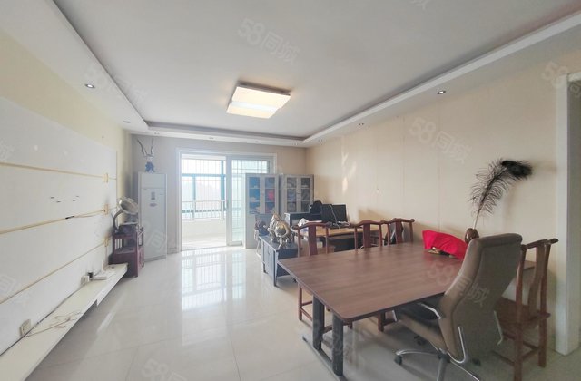 市中心 温泉嘉苑小区 四室两厅两卫  双阳台 免大税随时看房