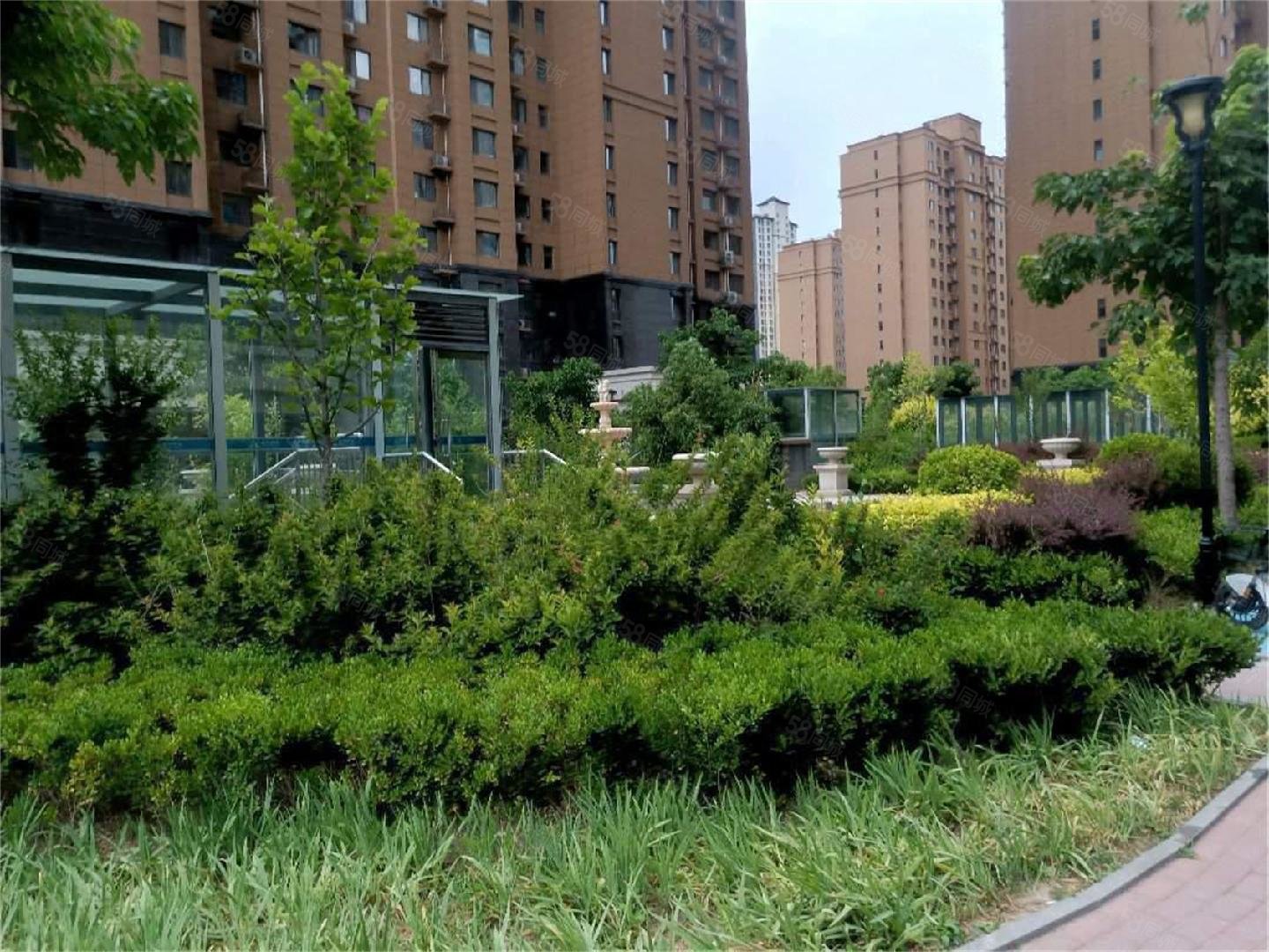 普兰庭2室2厅1卫84.1㎡南100万