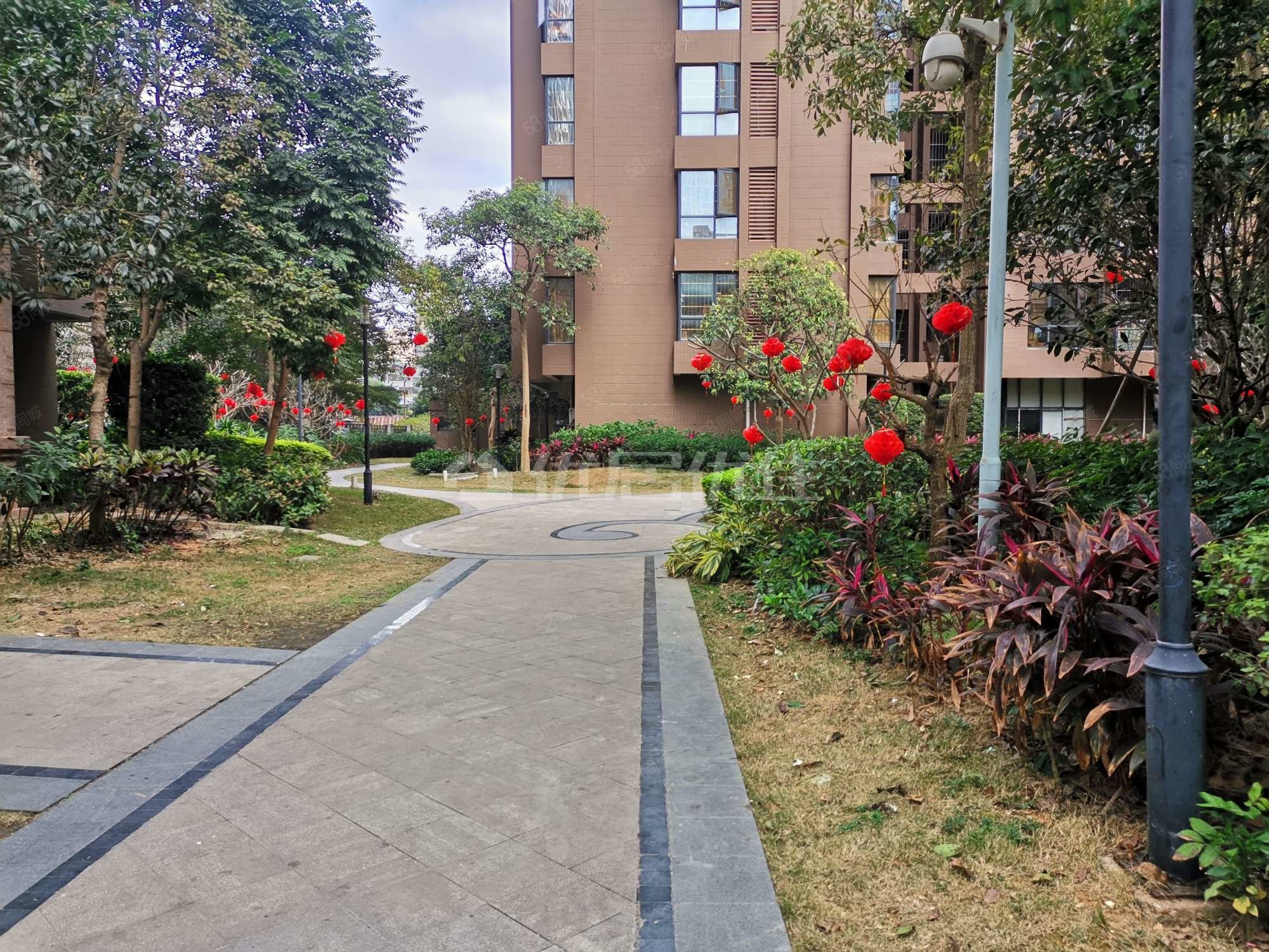 隆源雅居3室2厅2卫118㎡南北145万