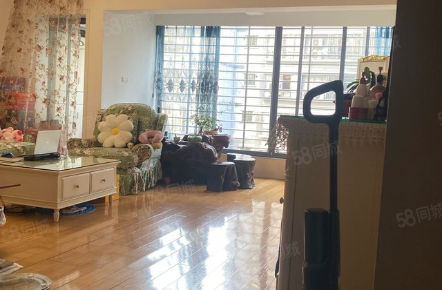 明珠花园A区4室2厅164.53㎡160万二手房图片