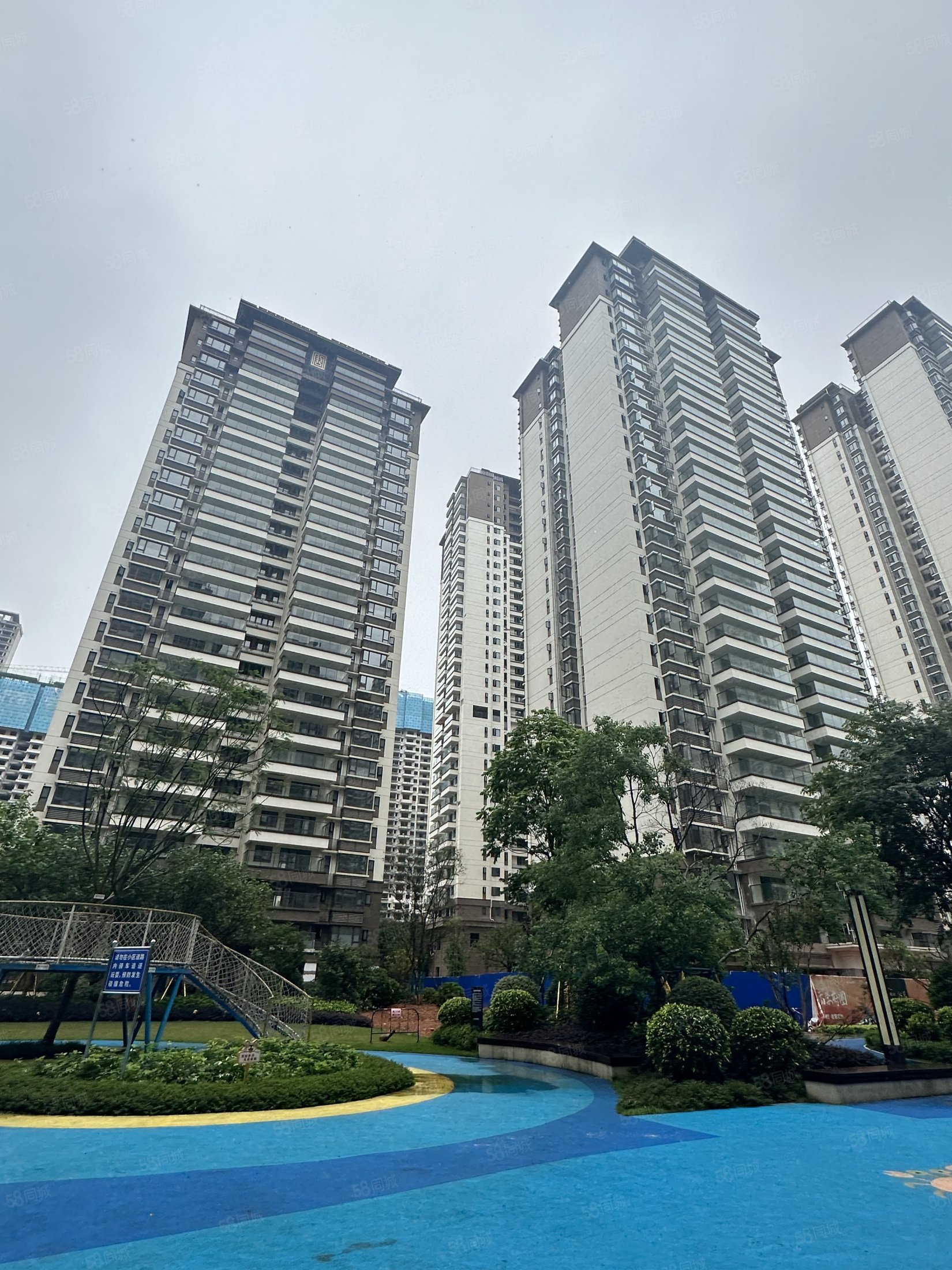 五象澜庭府沁苑4室2厅2卫124.74㎡南北115万