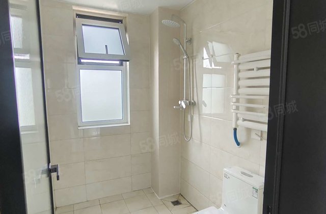 急售新一中附近好楼层精装修3室2厅，带车位，可按揭