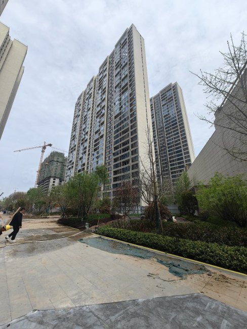 中骏世界城全小区划算的一套前后无遮挡好楼层急售