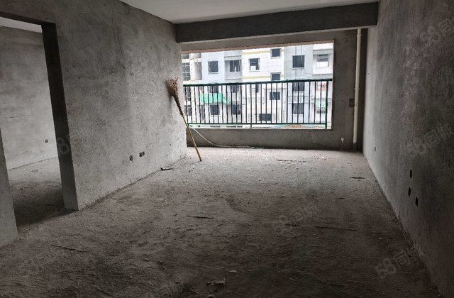 亚恒橡树湾(公寓住宅)4室2厅144㎡106万二手房图片