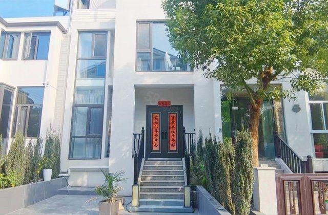 御景山庄4室2厅227㎡699万二手房图片