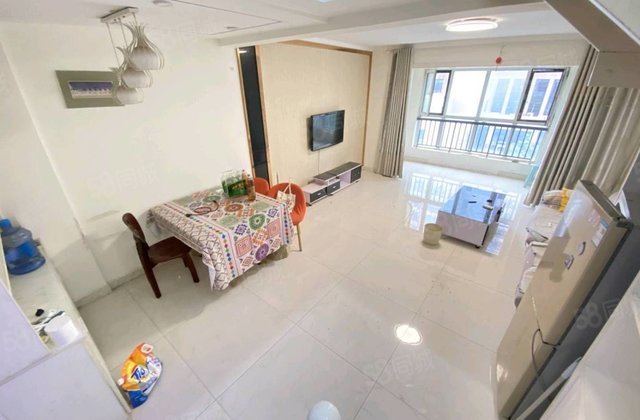 双卫 双阳台 地暖 民水民电 总高16 中层 随时看房 当代