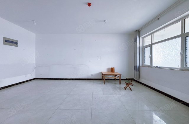 孟达国际新城A2区 房龄新 近医院 中间楼层 精装修 有电梯