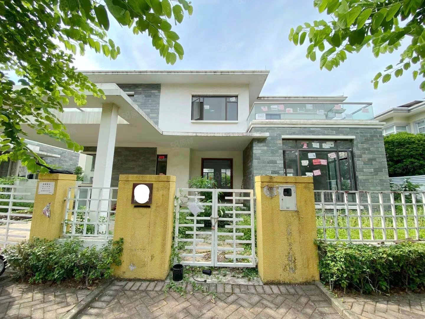 东逸湾独立别墅占地450方门前对着公园位置很靓很舒服