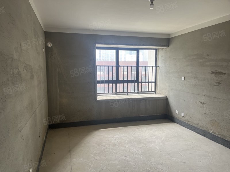 官山花园3室2厅1卫123.09㎡东209万