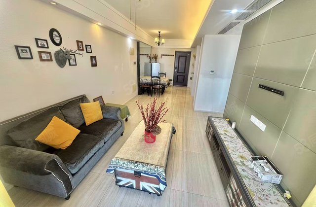 鸿洲天玺1室2厅55㎡198万二手房图片