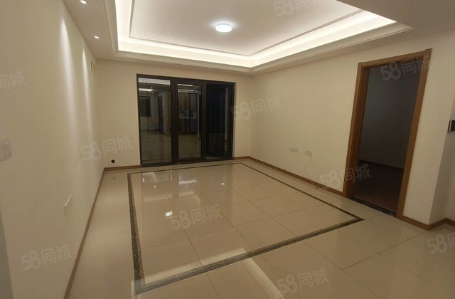 捡到喽了  实验区政府旁电梯洋房三叶草户型带车储一梯两户通透