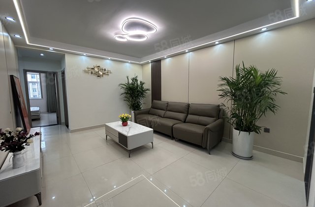 业主急售 湖边房 三室 精装 拎包入住房