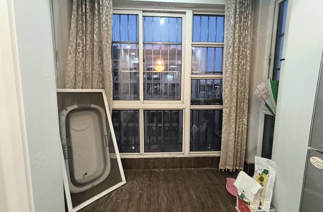 房东急售！城市主人 电梯 东昌湖边 名人苑 东边户 好户型