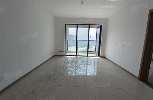 培文对过，民生凤凰城12号院边户三叶草带车位储藏室