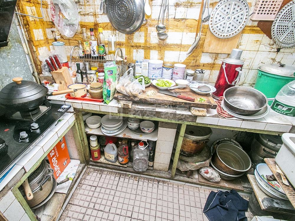 合成小區(qū)2室1廳1衛(wèi)57.57㎡東西220萬(wàn)