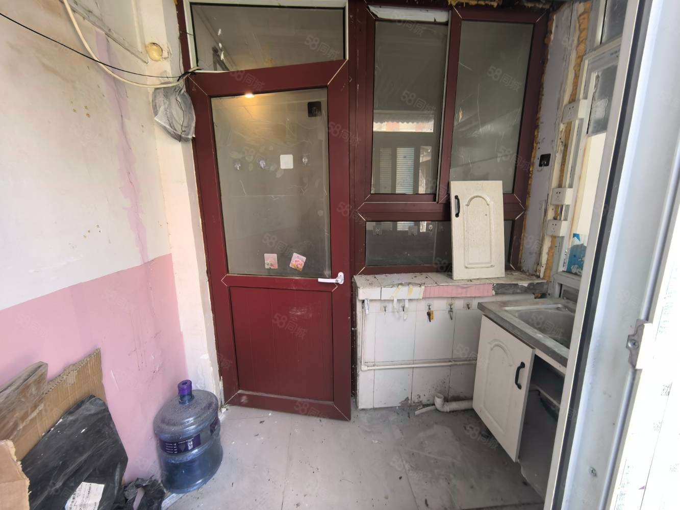 東四十二條胡同1室1廳0衛(wèi)10.5㎡東128萬(wàn)