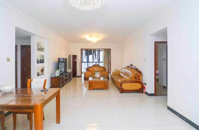 金麓国际小区4室2厅150.75㎡119万二手房图片