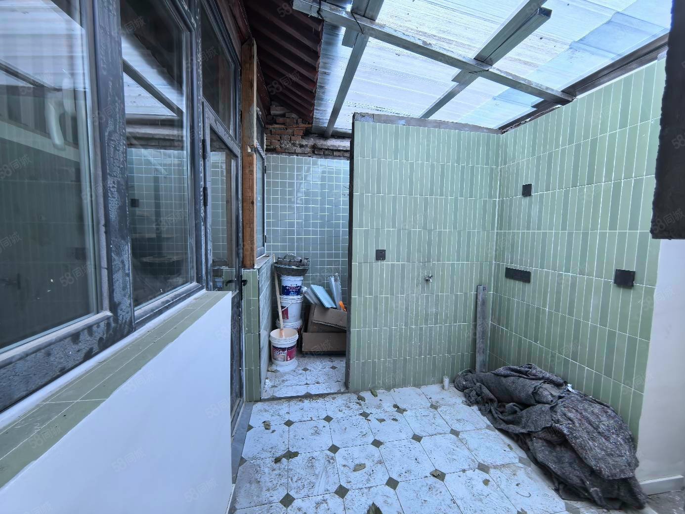 辛安里胡同小區(qū)1室1廳0衛(wèi)15.3㎡北200萬