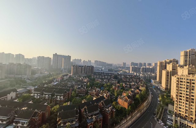 银泰红城八期3室2厅116.67㎡79.6万二手房图片