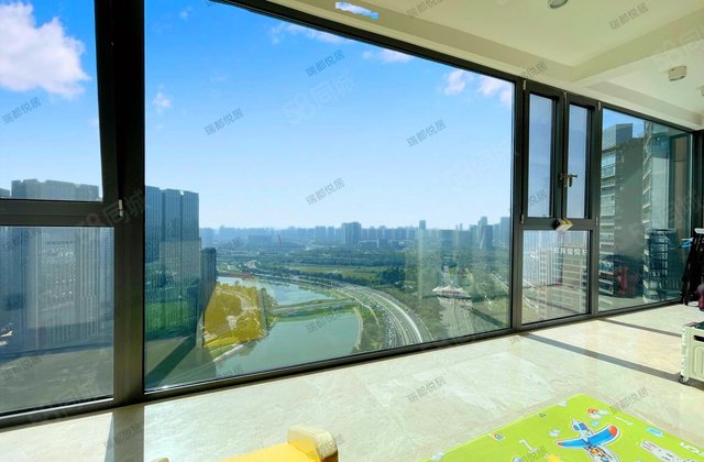 招商大魔方玺悦4室2厅219㎡1250万二手房图片