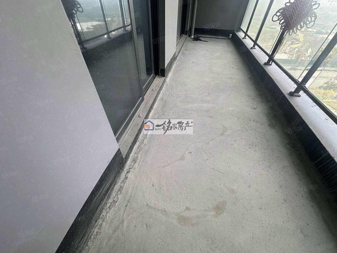 桃李江山3室2厅2卫118㎡南北78万