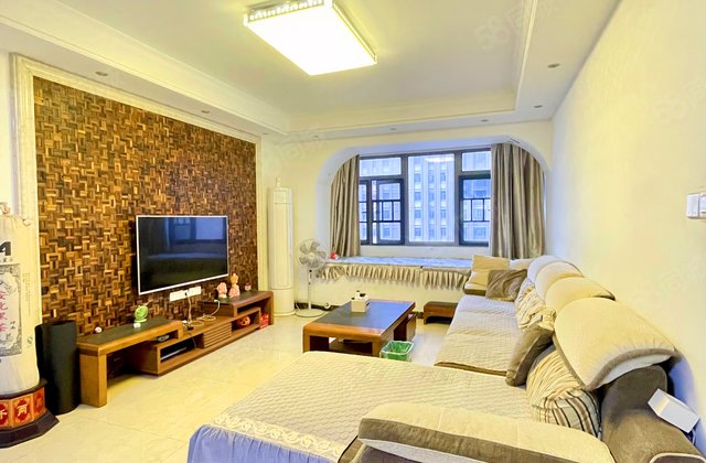 八方小区(C区)3室2厅126.84㎡338万二手房图片