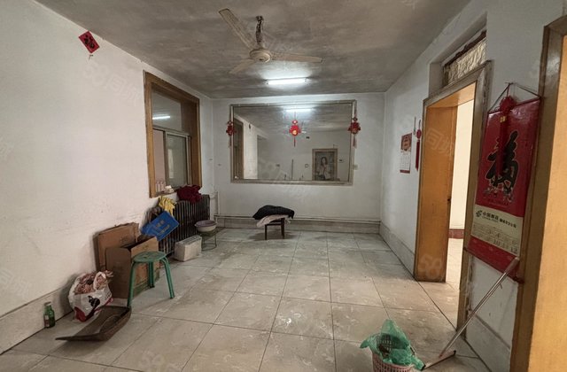 急售老东昌 恒新小区一楼带院 带配房 三室南北通透停车方便