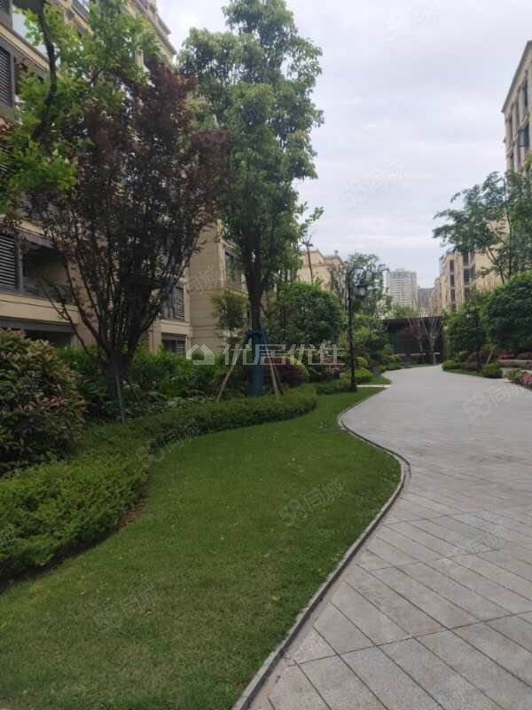 中交中央公园悦颂 洋房一楼带150平花园 四室两厅两卫 急售