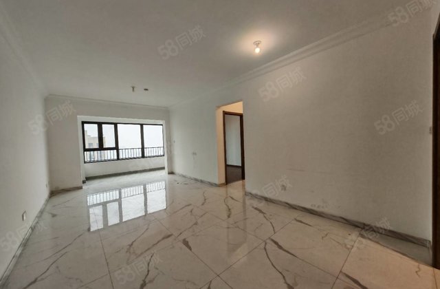 徒骇河畔，国岳府，三室两厅两卫，免，单价八千多