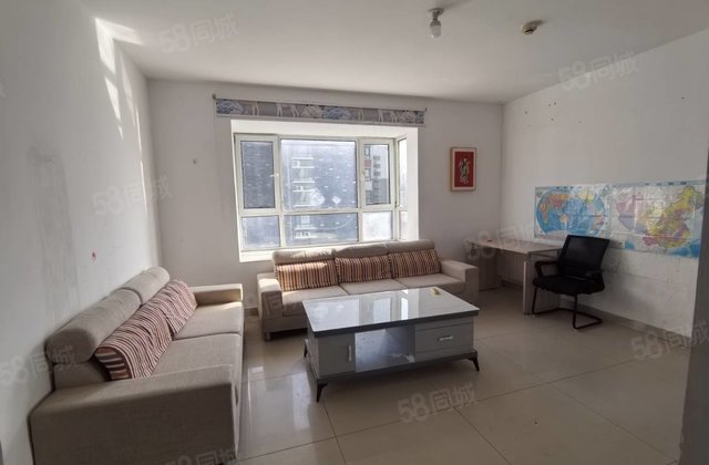 东昌总校，一类一，东边户客厅带飘窗，看房有钥匙
