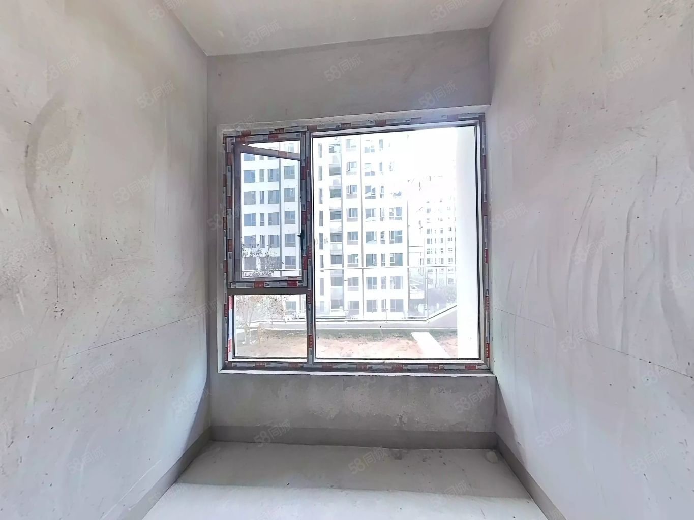 国瑞麓林府4室2厅3卫142㎡南北125万