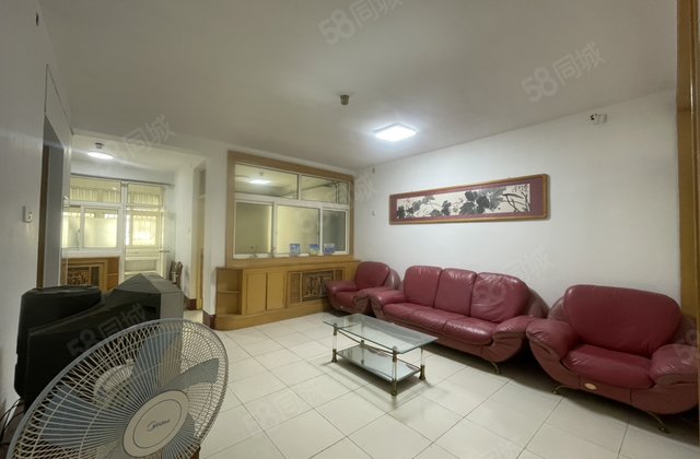 三医院 香江  3楼 单价5000多 3室2厅 2阳台