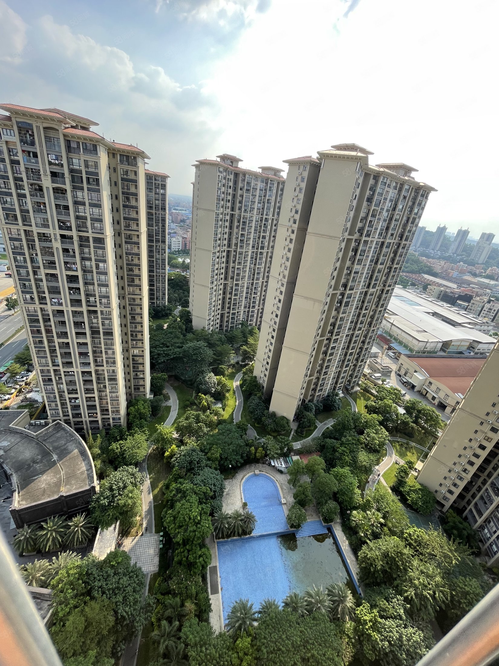 嘉州广场对面柏悦华府全新毛坯4房南北对流花园中心