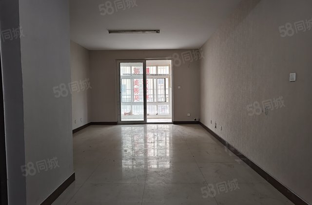 翡翠城出售 多层2楼大三室 全明户型带车库 地下室南北通透