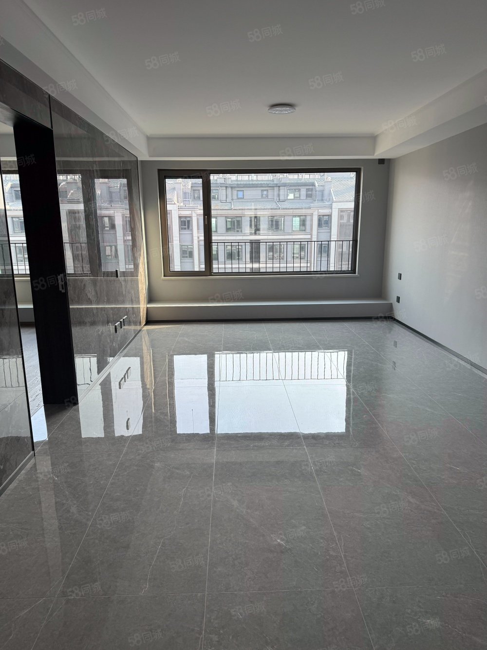 招商璀璨時代4室2廳2衛(wèi)140㎡南北599萬