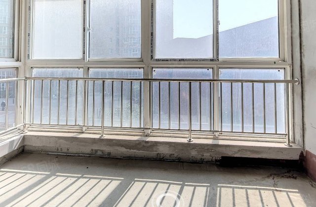 秦都花苑3室2厅109.77㎡75万二手房图片