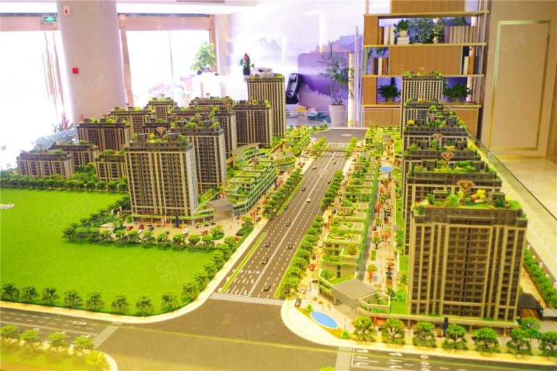 龙天和园4室2厅2卫123㎡南北55万