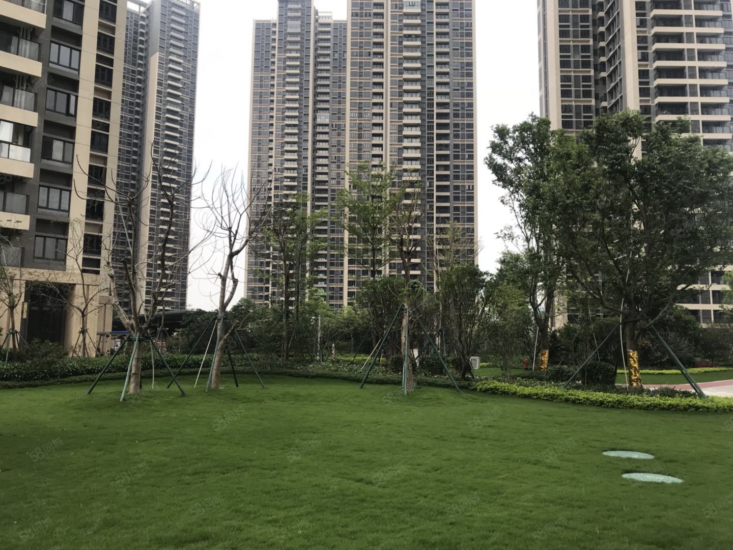 佛山新城保利海德公园东南向证够2年带装修