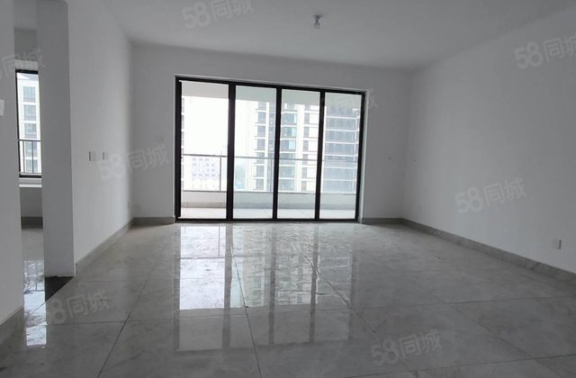 万达广场 江山印 11层电梯洋房 新房未住 带车位储藏室