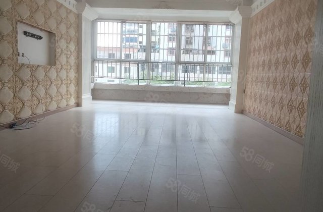 体育大厦3室2厅120㎡109万二手房图片